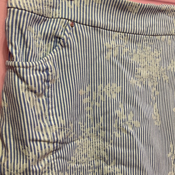 🥰 Tribal Size 14 Blue Pin Stripe Floral Skorts 🌸 - Picture 3 of 9